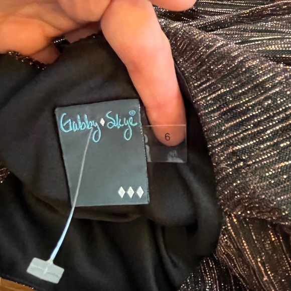 NWT Gabby Skye Glamglow dress- Size 6 - Picture 13 of 15